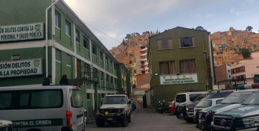 Policía confirma denuncia de violación grupal y retención en casa de La Paz
