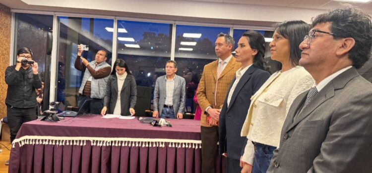 El Ejecutivo jura a cuatro vocales electorales departamentales en Bolivia