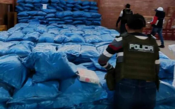 Aduana en Oruro impulsa denuncia por 43 toneladas de sustancias controladas en importadora