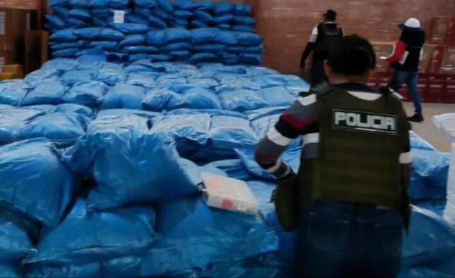 Aduana en Oruro impulsa denuncia por 43 toneladas de sustancias controladas en importadora
