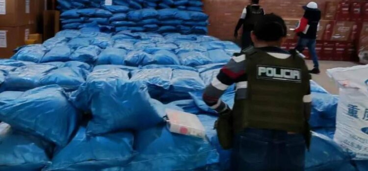 Aduana en Oruro impulsa denuncia por 43 toneladas de sustancias controladas en importadora