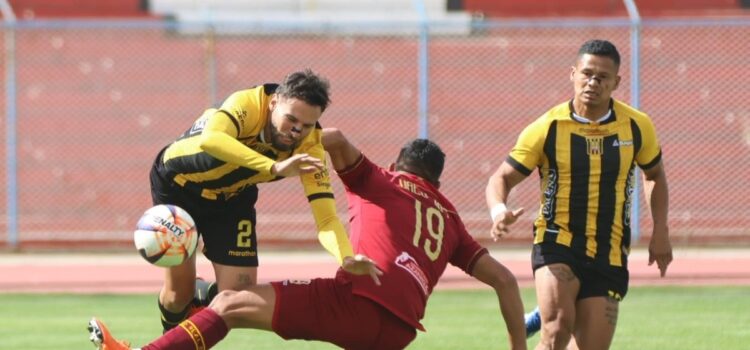 The Strongest y Real Oruro definen finalista del repechaje de verano en La Paz