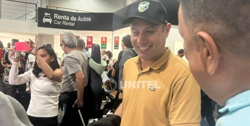 Cochabamba critica a Víctor Hugo Lara por ausentarse en plena jornada laboral para ver repechaje mundialista