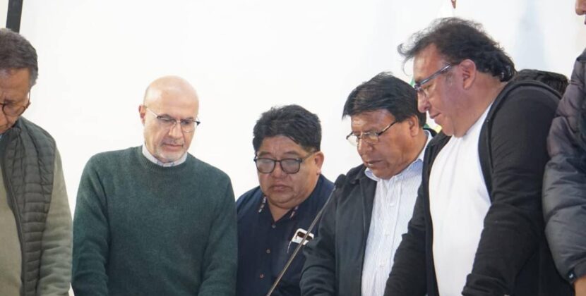 Gobierno y choferes de La Paz acuerdan cuatro puntos clave para el transporte público