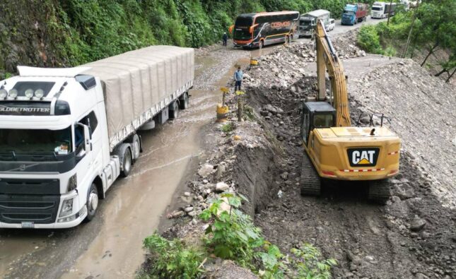 Lluvias causan deslizamientos en rutas nueva y antigua entre Cochabamba y Santa Cruz
