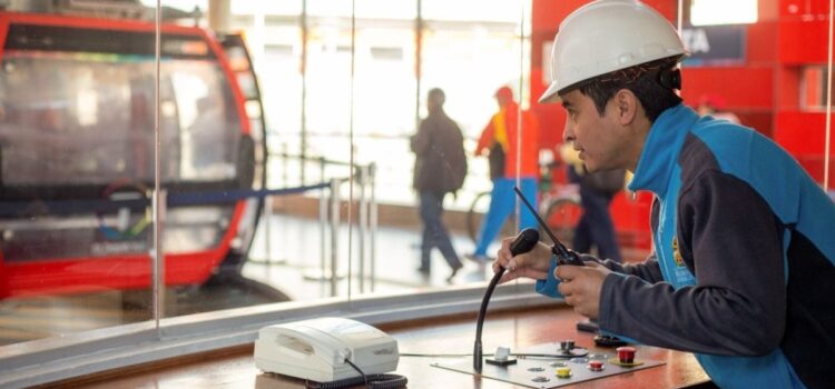 Gobierno de La Paz ordena auditoría internacional al sistema electromecánico del teleférico