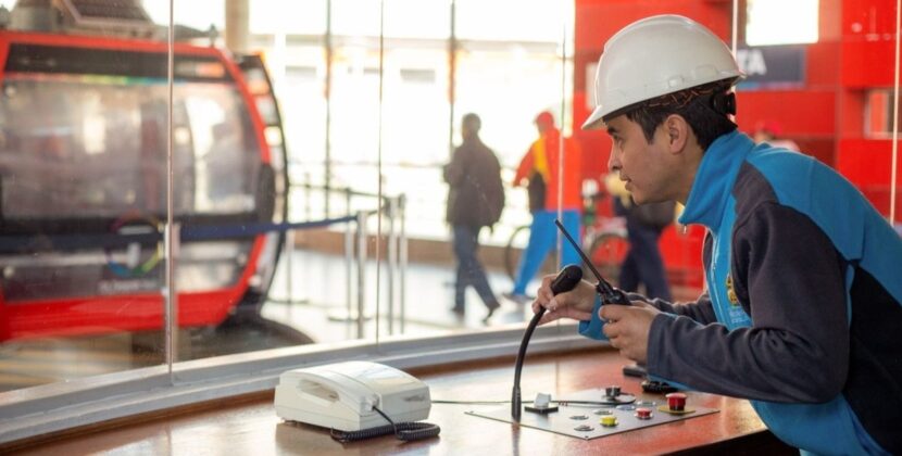 Gobierno de La Paz ordena auditoría internacional al sistema electromecánico del teleférico