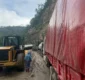 Ruta a los Valles en Santa Cruz registra un fallecido tras impacto de piedra en bus