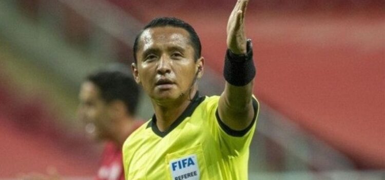 Iván Barton impulsa la selección boliviana en el partido contra Irak en La Paz