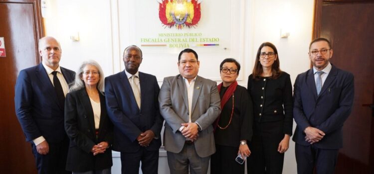 Fiscalía General y ONU Mujeres sellan acuerdo para combatir violencia de género en Bolivia