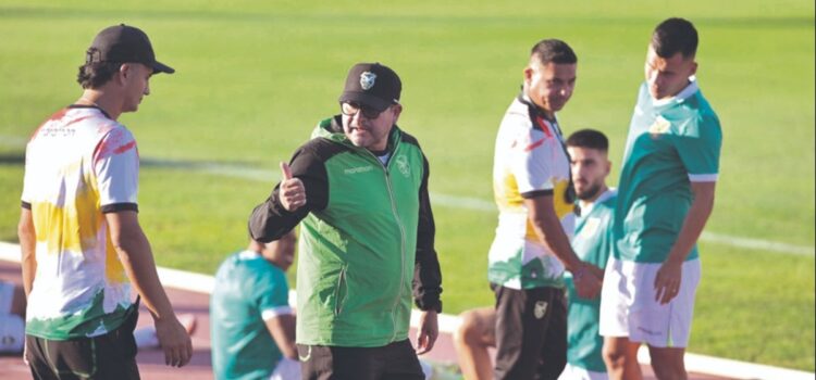 Óscar Villegas impulsa unidad en equipo para fortalecer al club boliviano