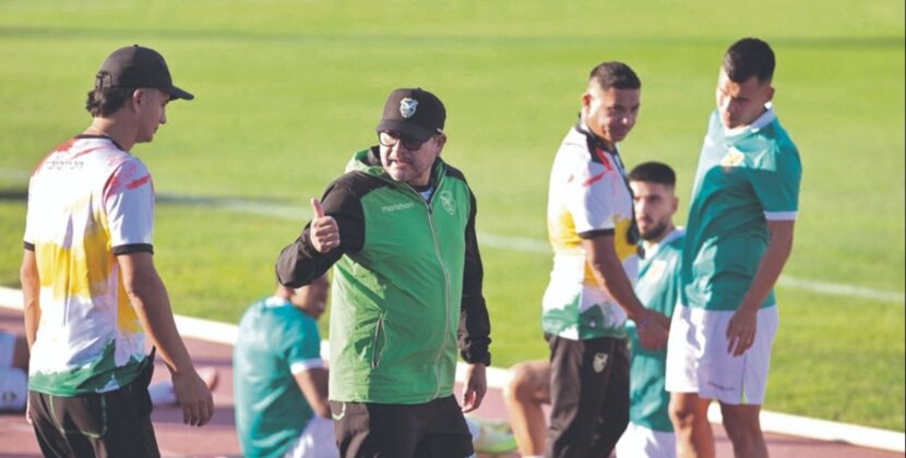 Óscar Villegas impulsa unidad en equipo para fortalecer al club boliviano