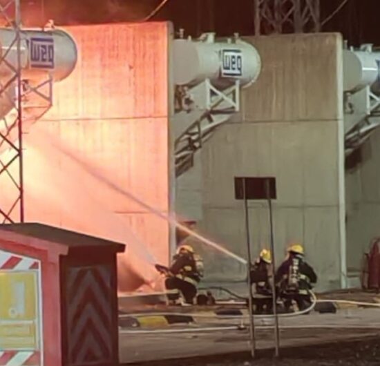 Bomberos controlan incendio en planta de ENDE en el Trópico
