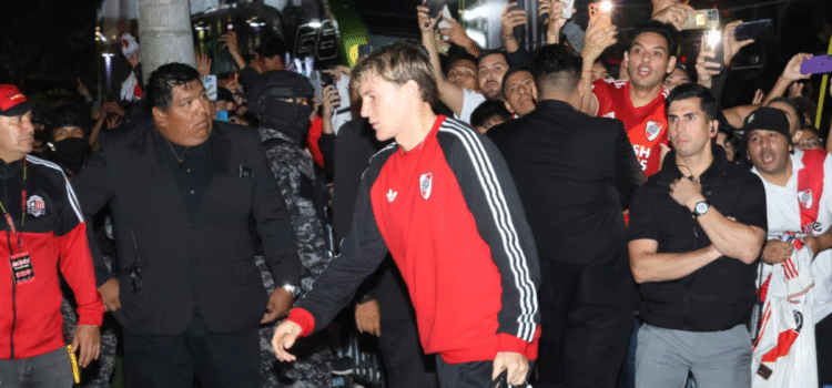 River Plate llega a Santa Cruz con fuerte seguridad para debutar en Copa