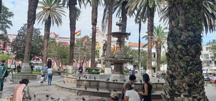 Presidente Rodrigo Paz participa en actos por aniversario de Tarija