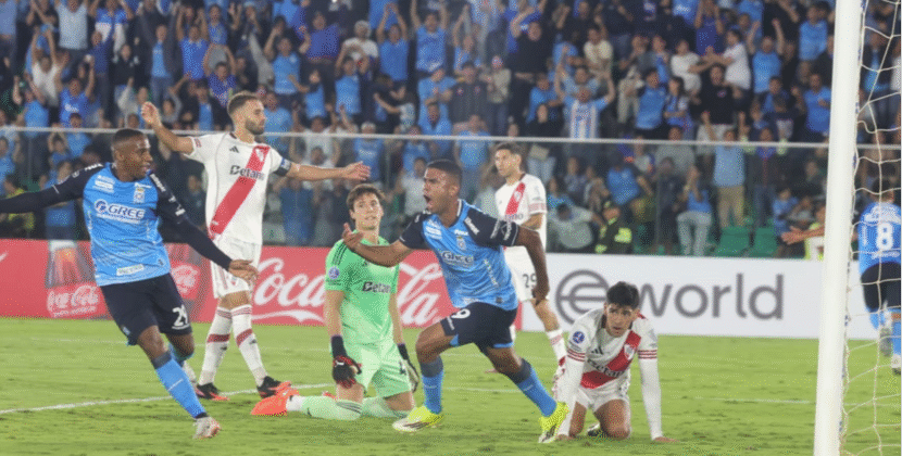 Blooming empata con River Plate pese a jugar con un hombre más