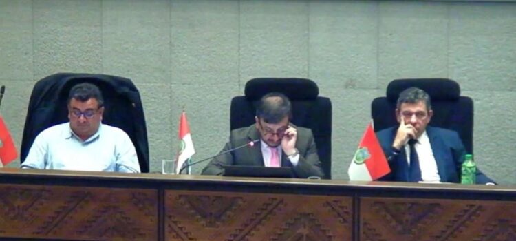 La Asamblea inicia debate para decidir censura al ministro Medinaceli