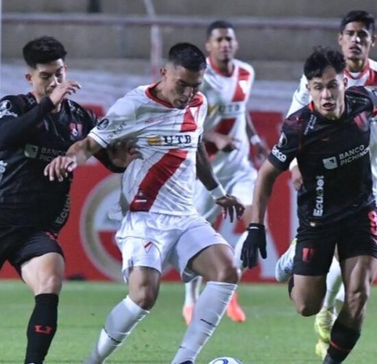 Clubes bolivianos sufren bajo rendimiento tras postergar torneo oficial