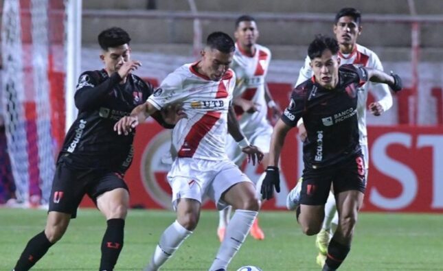 Clubes bolivianos sufren bajo rendimiento tras postergar torneo oficial