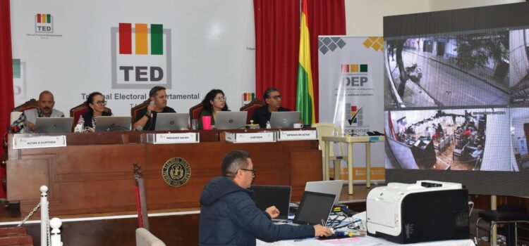 María René Soruco no asiste al debate con Adrián Oliva por inhabilitación de Cossío