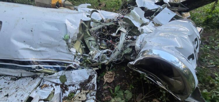DGAC inicia investigación tras muerte de dos tripulantes en accidente de avión Cessna en Cochabamba
