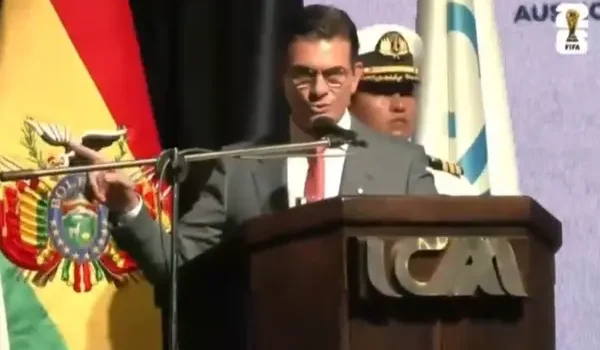 En foro en Cochabamba, Paz vincula inversión y reinversión con generación de riqueza y desarrollo social