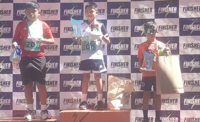 Niños de 5 a 13 años compiten en carrera por el Día del Niño en complejo García Agreda