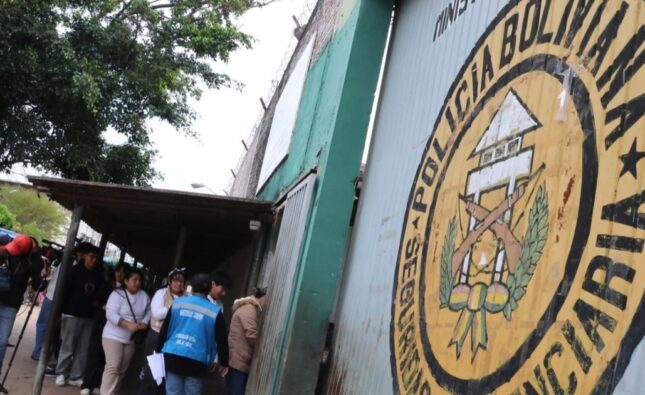 Suspenden entrega de alimentos en cárceles de Santa Cruz por deuda de tres meses de la Gobernación