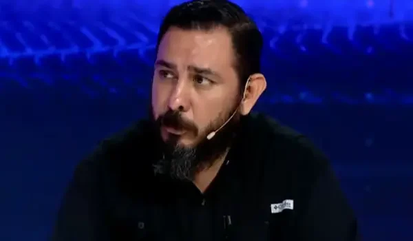 Rolando Schrupp presenta acción popular y denuncia postergaciones en disputa por predio del Mutualista