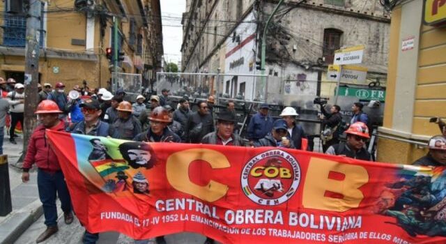 Gobierno y empresarios rechazan aumento salarial del 20% pedido por la COB ante riesgos de inflación y cierre de empresas