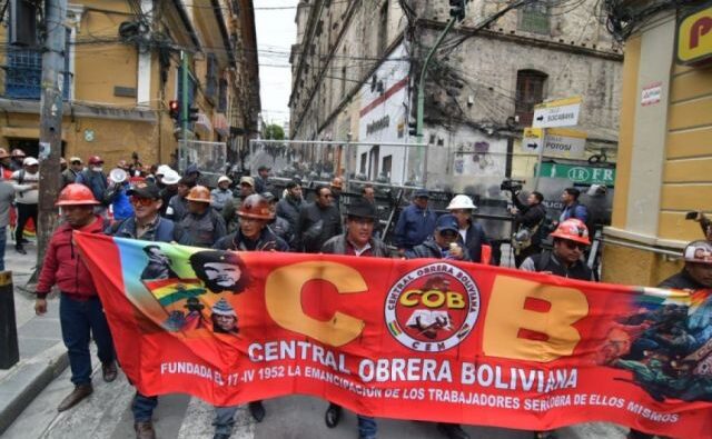 Gobierno y empresarios rechazan aumento salarial del 20% pedido por la COB ante riesgos de inflación y cierre de empresas