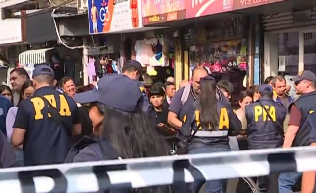 Operativo en Once detiene a migrantes en zona comercial de prendas de vestir en Buenos Aires