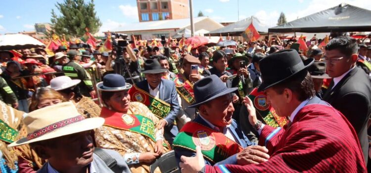 En Senkata, Paz promete sede vecinal y exige al Parlamento aprobar créditos para ejecutar 33 proyectos sociales