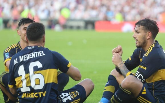 Leandro Paredes anota penal y Boca derrota a River 1-0 en el superclásico de la jornada 15