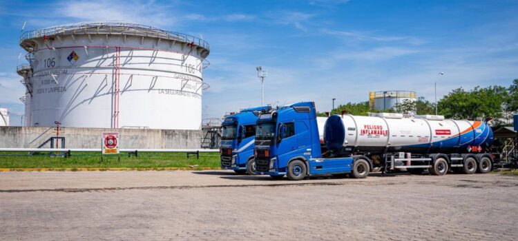 YPFB distribuye 2 millones de litros de diésel para aliviar filas en Santa Cruz