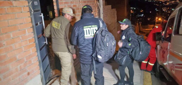 Mujer de 46 años muere apuñalada en La Paz; pareja intentó suicidarse y fue detenida