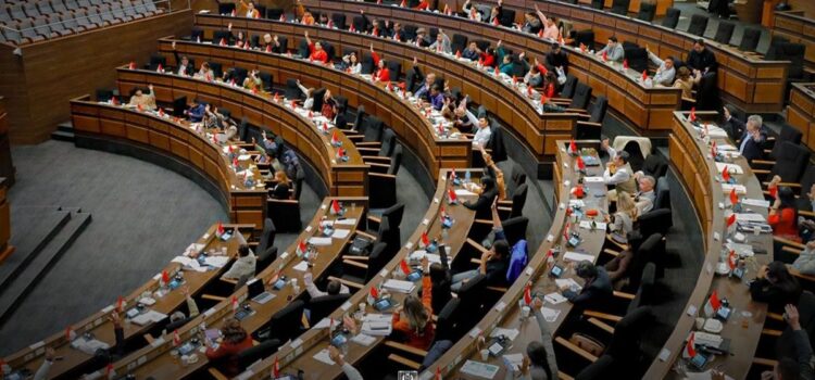 Cámara de Diputados aprueba crédito de 34 millones de euros para planta solar de 40 MW en Viacha