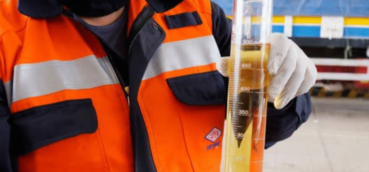 Dirigente del transporte libre de Santa Cruz denuncia daños en el 80% de vehículos por gasolina desestabilizada