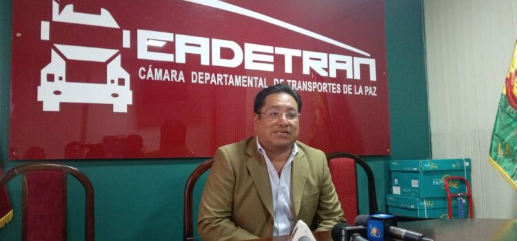 Álvaro Ayllón cuestiona renuncia abrupta de Claudia Cronenbold a la presidencia de YPFB