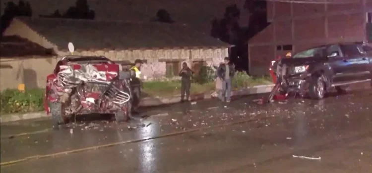 Accidente frontal en Quillacollo deja un muerto y tres heridos graves