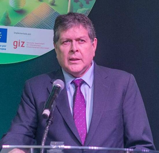 Marcelo Blanco asume como ministro de Hidrocarburos y prioriza socializar la ley del sector