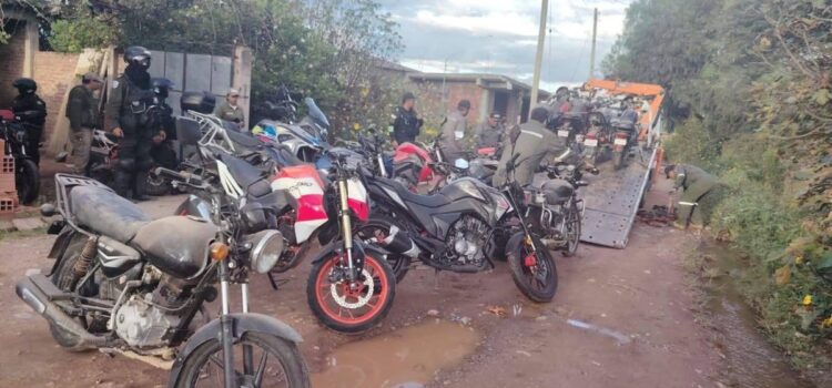Capturan banda con 45 motocicletas robadas y partes desmanteladas en Cochabamba