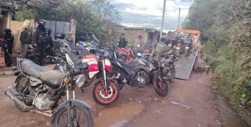 Capturan banda con 45 motocicletas robadas y partes desmanteladas en Cochabamba