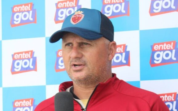 Marcelo Robledo deja la dirección técnica de Real Oruro tras un inicio irregular en la División Profesional.