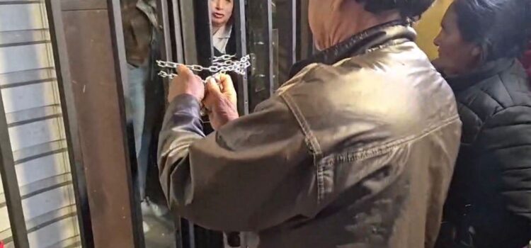 Huelga de hambre en la Asamblea se agrava por retención de 40 funcionarios