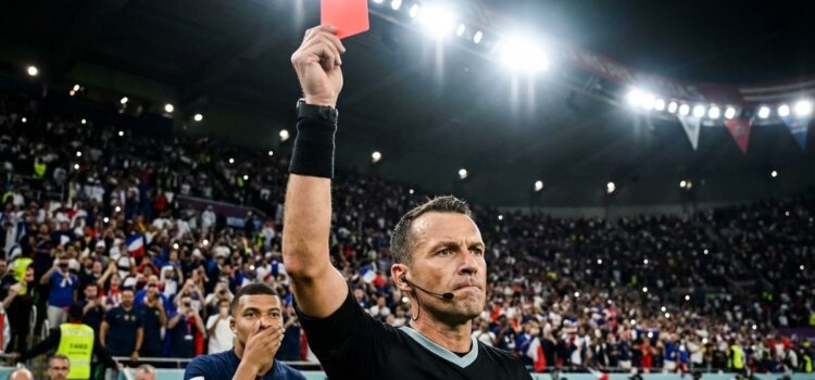 La IFAB sancionará con tarjeta roja a jugadores que se tapen la boca para ocultar conductas discriminatorias