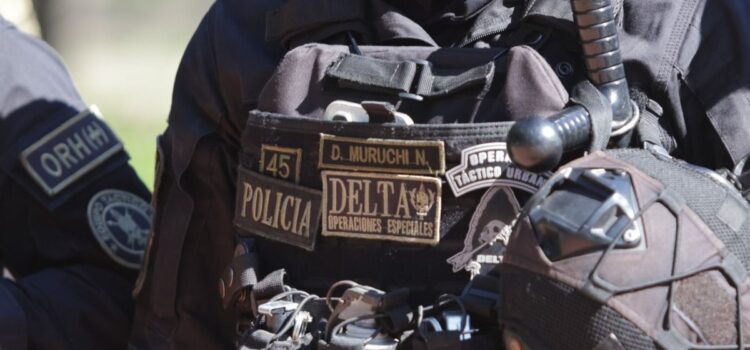 Alerta en unidad educativa de El Alto tras hallazgo de arma de fuego en poder de estudiante