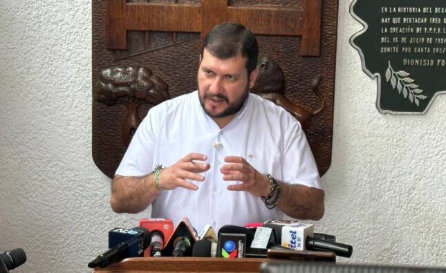 Stello Cochamanidis critica a Gobierno, Policía y Fiscalía por “no dar la talla” ante ola de crímenes en Santa Cruz