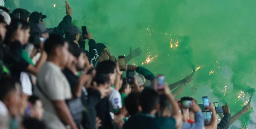 Federación Boliviana de Fútbol sanciona a Oriente Petrolero por lanzamiento de objetos y bengalas en el Tahuichi