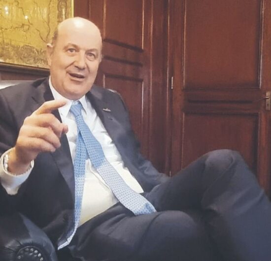 Federico Sturzenegger impulsa en Bolivia la desregulación para acabar con la burocracia y promover la libertad económica
